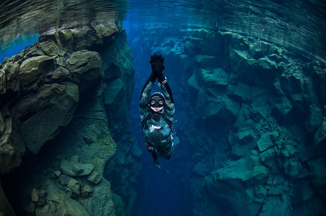 Silfra night freedive tour