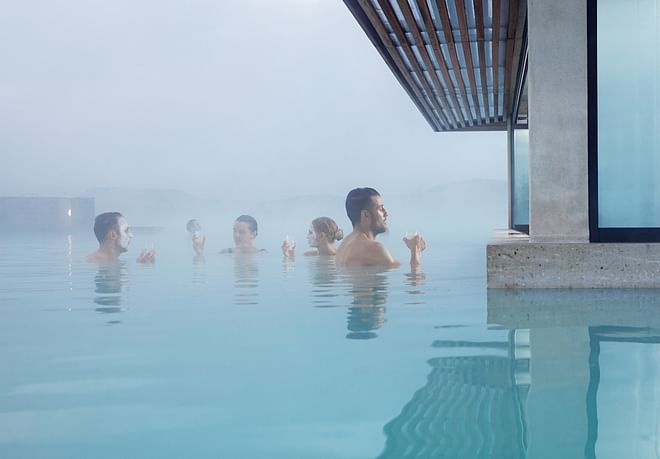 Blue Lagoon private transfer 5-8 person