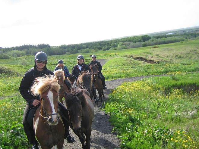 1 Hour Hotspring Valley Riding 