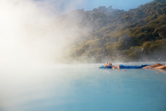 Blue Lagoon private transfer 5-8 person