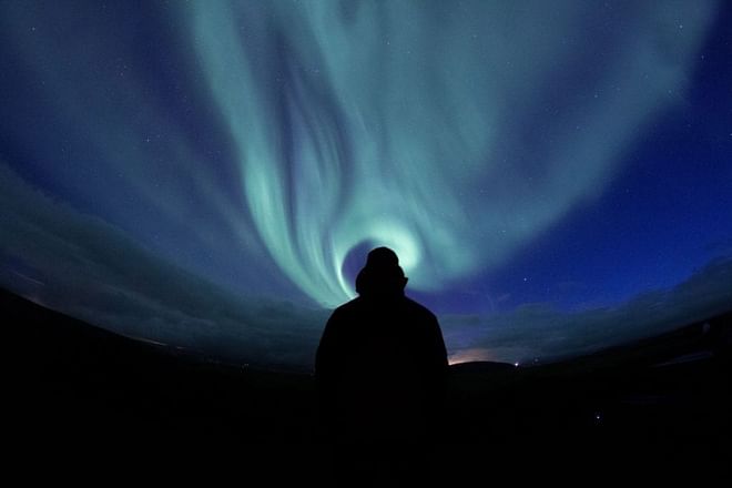 Northern Lights Hunt & Hot Chocolate Minibus Tour with Free Photos