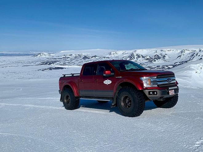 Golden Circle & Glacier, optional snowmobile tour