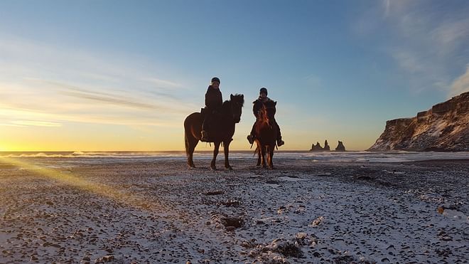Black Beach Riding Tour