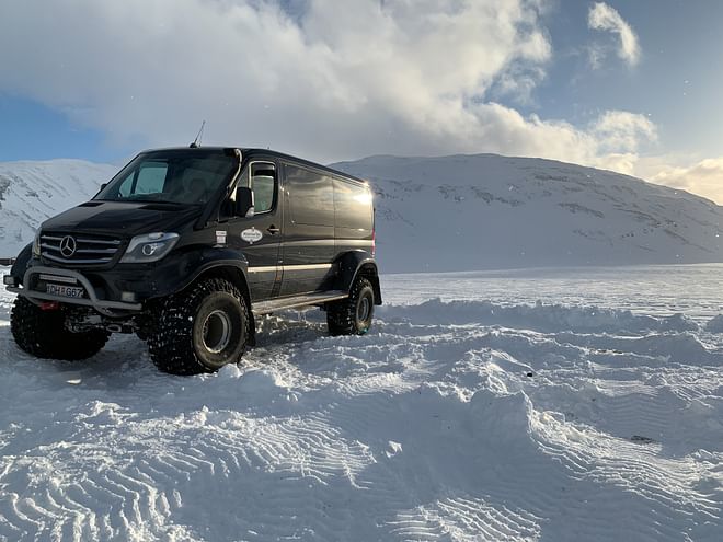 Golden Circle & Glacier, optional snowmobile tour